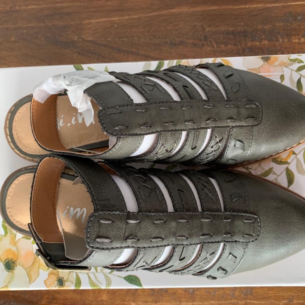 Mimi Eleanor Dutch Style Flat